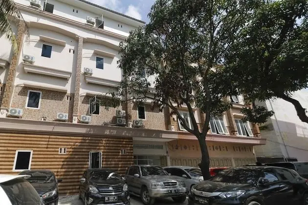 RedDoorz Plus near RS Royal Prima - Dış Mekan