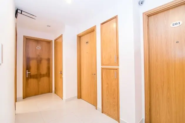 RedDoorz Plus near SECC D7 - İç Mekan