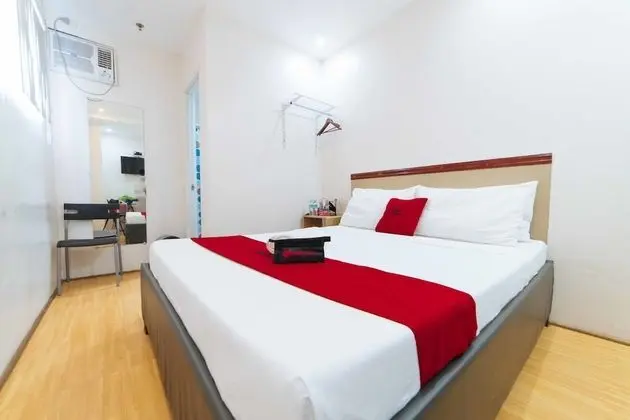 RedDoorz Plus Near SM Lanang Davao