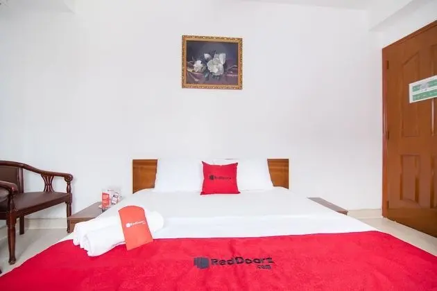 Reddoorz Plus Near Thao Dien - Oda