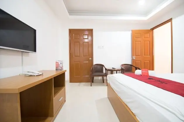 Reddoorz Plus Near Thao Dien - Oda