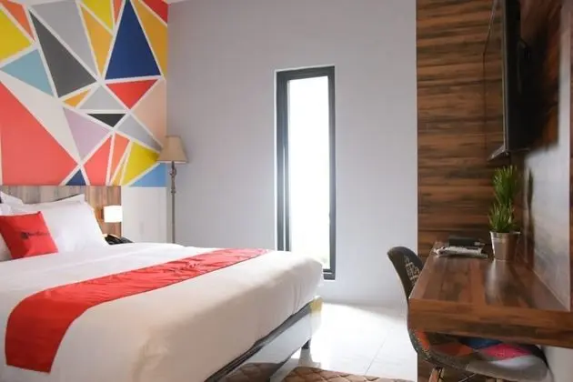 RedDoorz Plus near UNIMED Medan - Oda