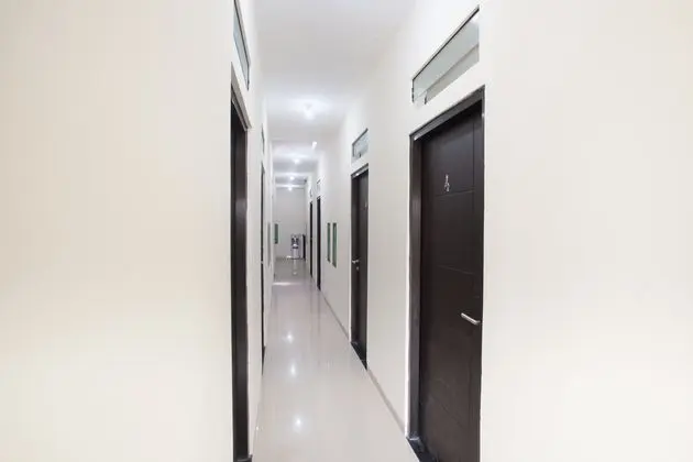 RedDoorz Plus near UPN Veteran 2