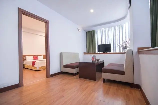 RedDoorz Plus near Van Mieu Quoc Tu Giam