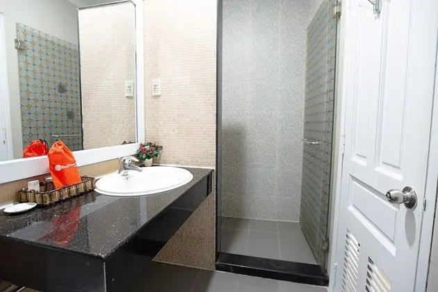 RedDoorz Plus @ Nguyen Thi Thap Street - Banyo Tipleri