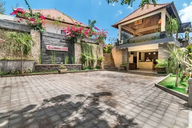 RedDoorz Plus Nusa Lembongan Island - Dış Mekan