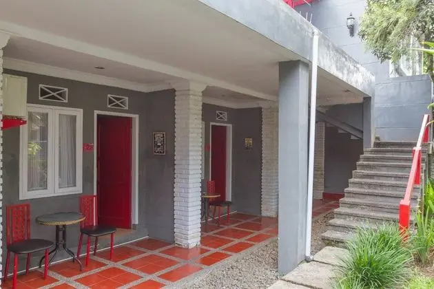 RedDoorz Plus @ Otista Garut