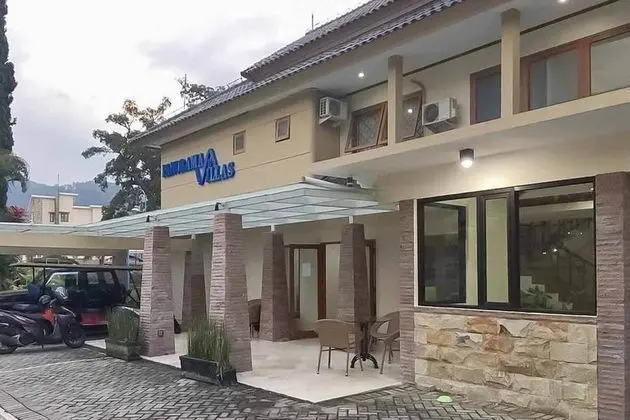 RedDoorz Plus @ Panorama Villas Batu