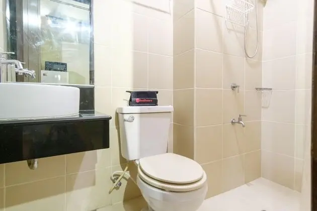 Reddoorz Plus @ Pioneer Woodlands Mandaluyong - Banyo Tipleri