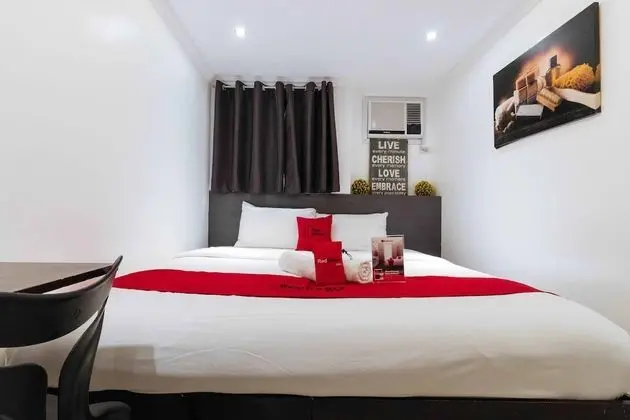 RedDoorz Plus @ Poblacion Makati - Oda