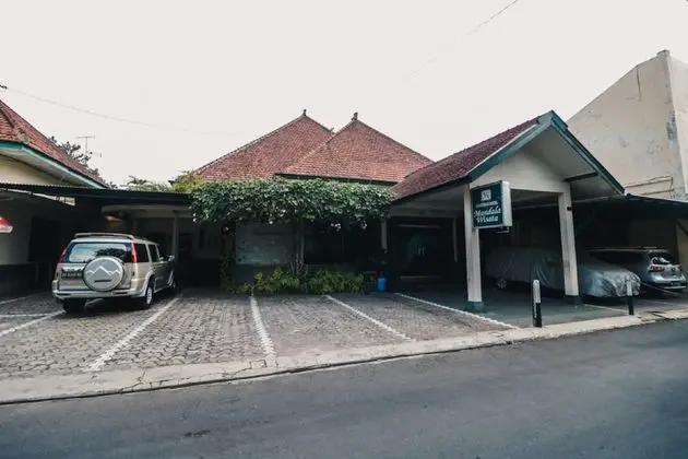RedDoorz Plus @ Purwosari