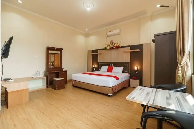 RedDoorz Plus @ Hotel Sempurna Watervang Lubuk Linggau - Oda