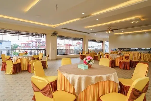 RedDoorz Plus @ Hotel Sempurna Watervang Lubuk Linggau - Yerinde Yemek