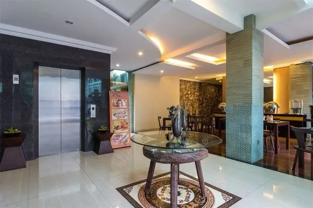 RedDoorz Plus @ Shri Lakshmi Seminyak - Lobi