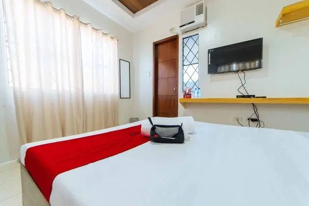 RedDoorz Plus @ Sindalan San Fernando City - Oda