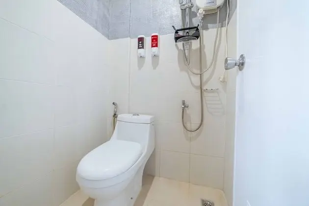 RedDoorz Plus @ Sindalan San Fernando City - Oda