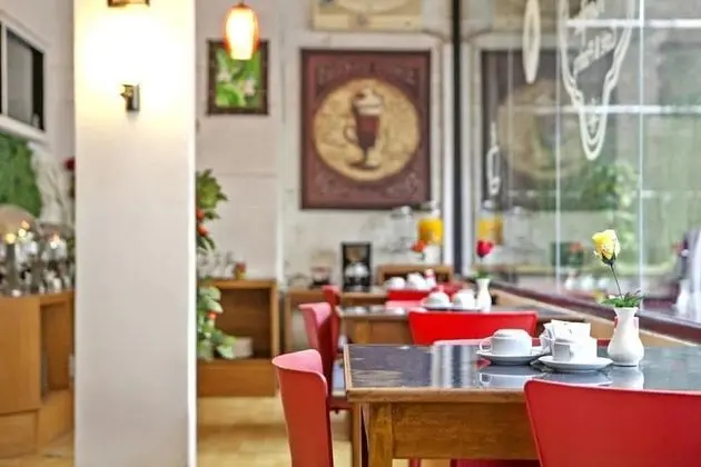 RedDoorz Plus @ Sukamulya Pasteur 2 - Yerinde Yemek