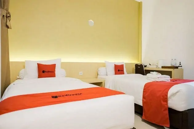 RedDoorz Plus Syariah near Museum Lampung - Oda