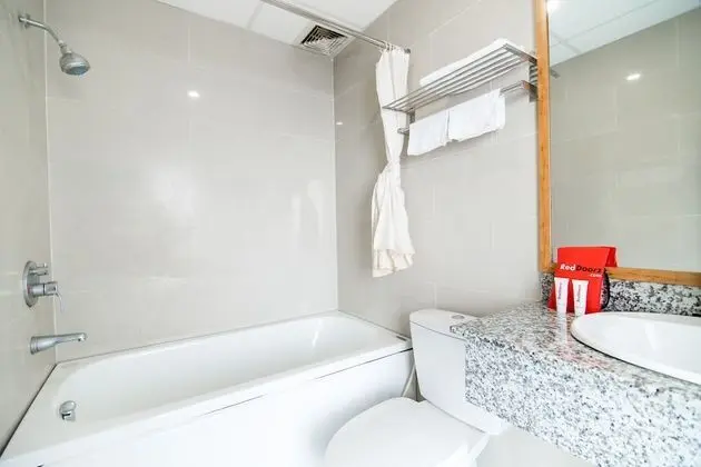 RedDoorz Plus @ Trung Son Residence - Banyo Tipleri