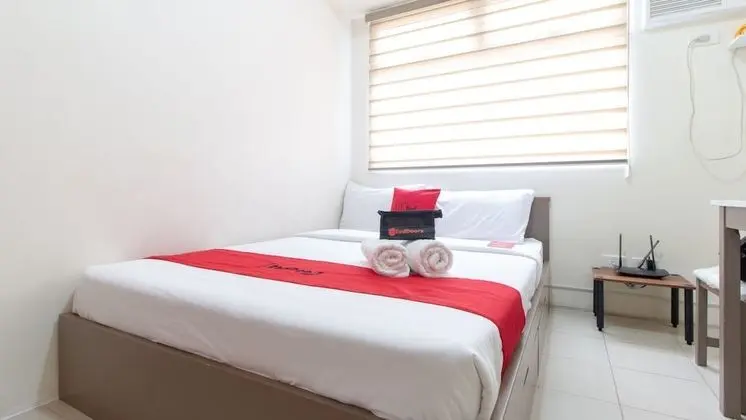 RedDoorz Plus @ Urban Deca Tower Edsa 2