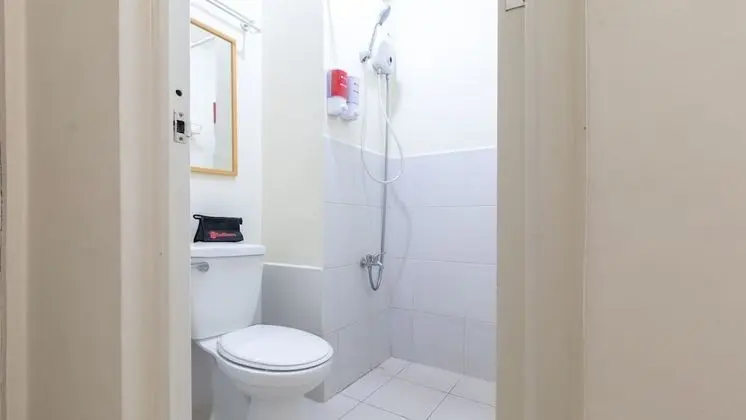 RedDoorz Plus @ Urban Deca Tower Edsa 2 - Banyo Tipleri