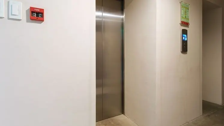 RedDoorz Plus @ Urban Deca Tower Edsa 2 - İç Mekan
