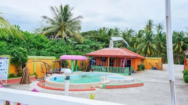 RedDoorz Plus @ Valencia Bohol