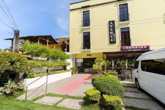 RedDoorz Plus @ West Nautical Road Puerto Galera