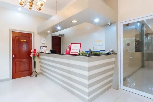 RedDoorz Premium @ Gabinete Road Palawan - Lobi