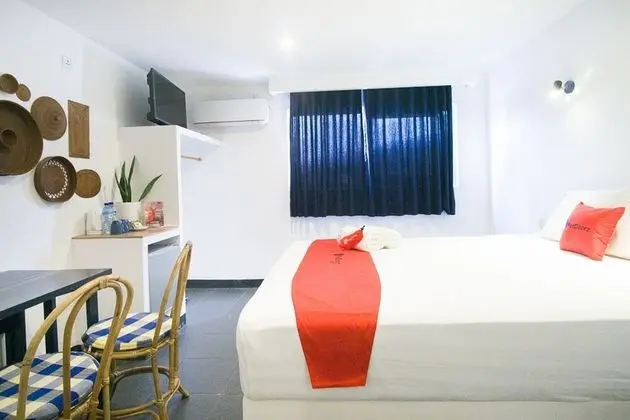 RedDoorz Premium near Senggigi Beach - Oda