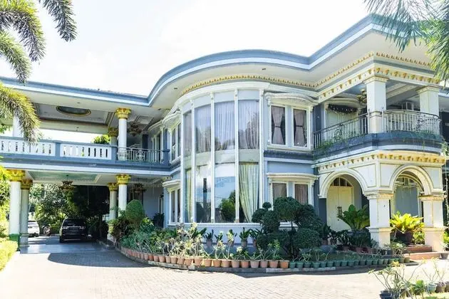 RedDoorz Premium @ Sea Residence Manado - Dış Mekan