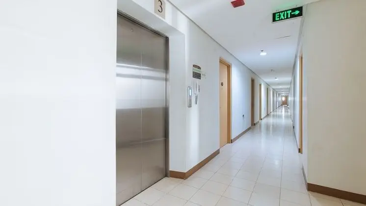 RedDoorz Premium @ SMDC Fairview 2 - Lobi