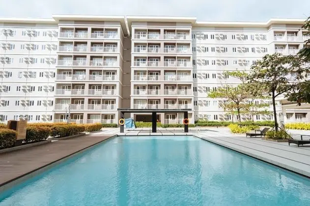 RedDoorz Premium @ SMDC Fairview - Havuz