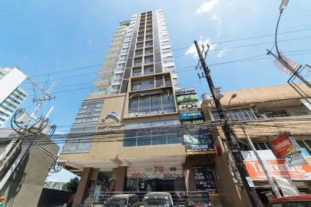 RedDoorz Premium @ West Avenue Quezon City