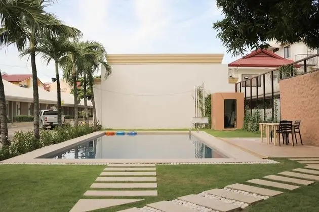RedDoorz Premium @ Wireless Mandaue Cebu
