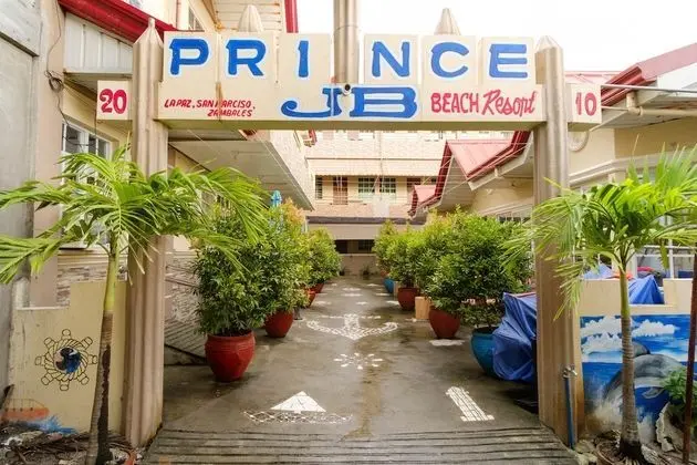RedDoorz @ Prince JB Beach Resort Zambales