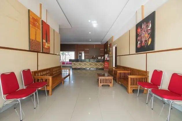 RedDoorz @ Hotel Putri Gading Bengkulu - Lobi