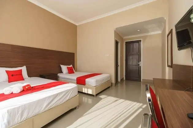 RedDoorz @ Hotel Putri Gading Bengkulu - Oda