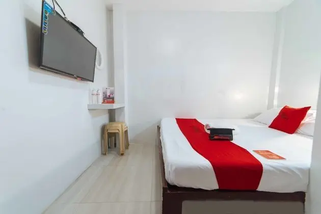 RedDoorz @ San Antonio Binan - Oda