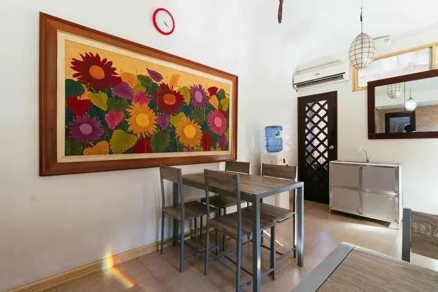 Reddoorz @ San Antonio Makati - Yeme / İçme