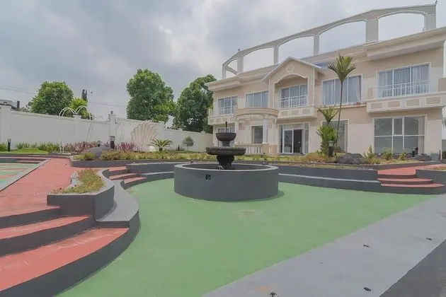 RedDoorz Syariah @ Villa Grand Mutiara Tasikmalaya - Dış Mekan