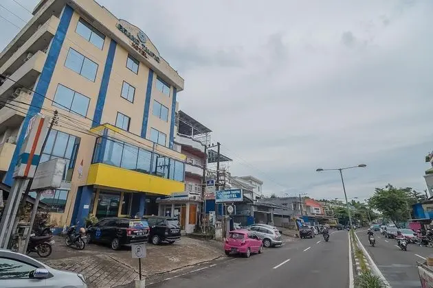 RedDoorz Syariah @ Grand Taufiq Tarakan - Dış Mekan