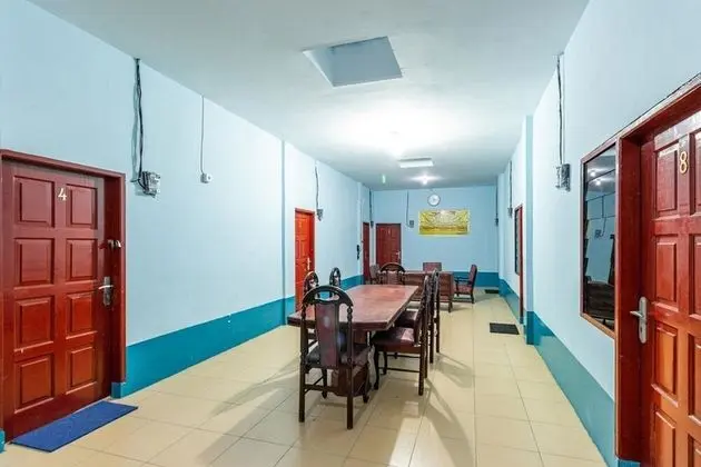 RedDoorz Syariah @ Jalan Setiabudi Medan 3 - İç Mekan
