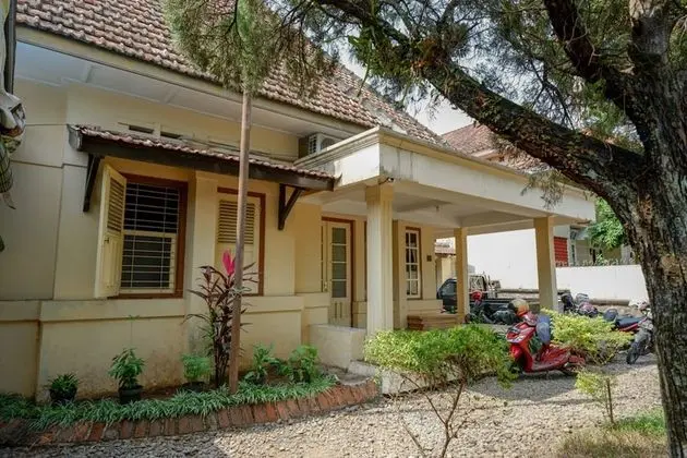 RedDoorz Syariah near Alun Alun Purwokerto - Dış Mekan