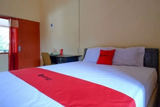 RedDoorz Syariah near Alun Alun Purwokerto - Oda