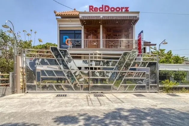 RedDoorz Syariah near Bandara Adisucipto Yogyakarta