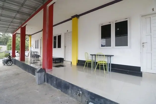 RedDoorz Syariah near BSCC DOME - Dış Mekan