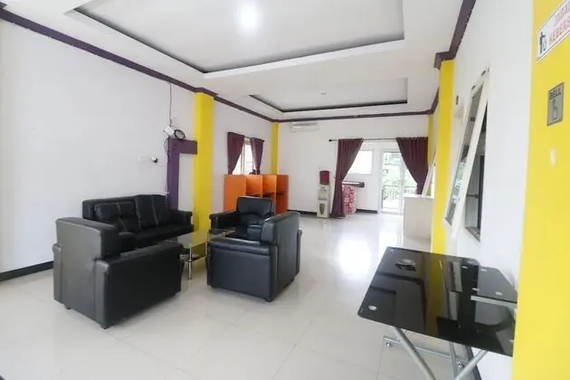 RedDoorz Syariah near BSCC DOME - İç Mekan