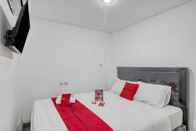 RedDoorz Syariah near Galeria Mall Yogyakarta