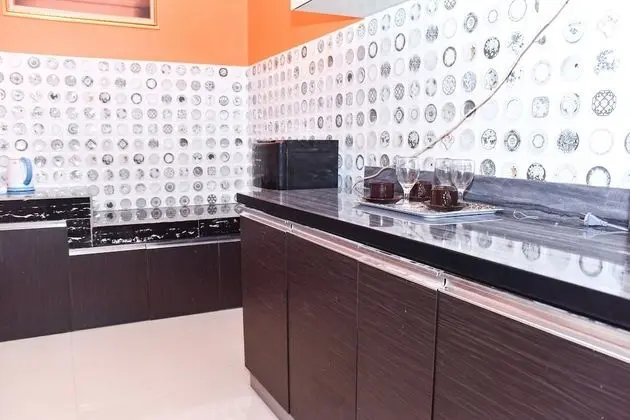 RedDoorz Syariah near Gelora Delta Sidoarjo 2 - İç Mekan